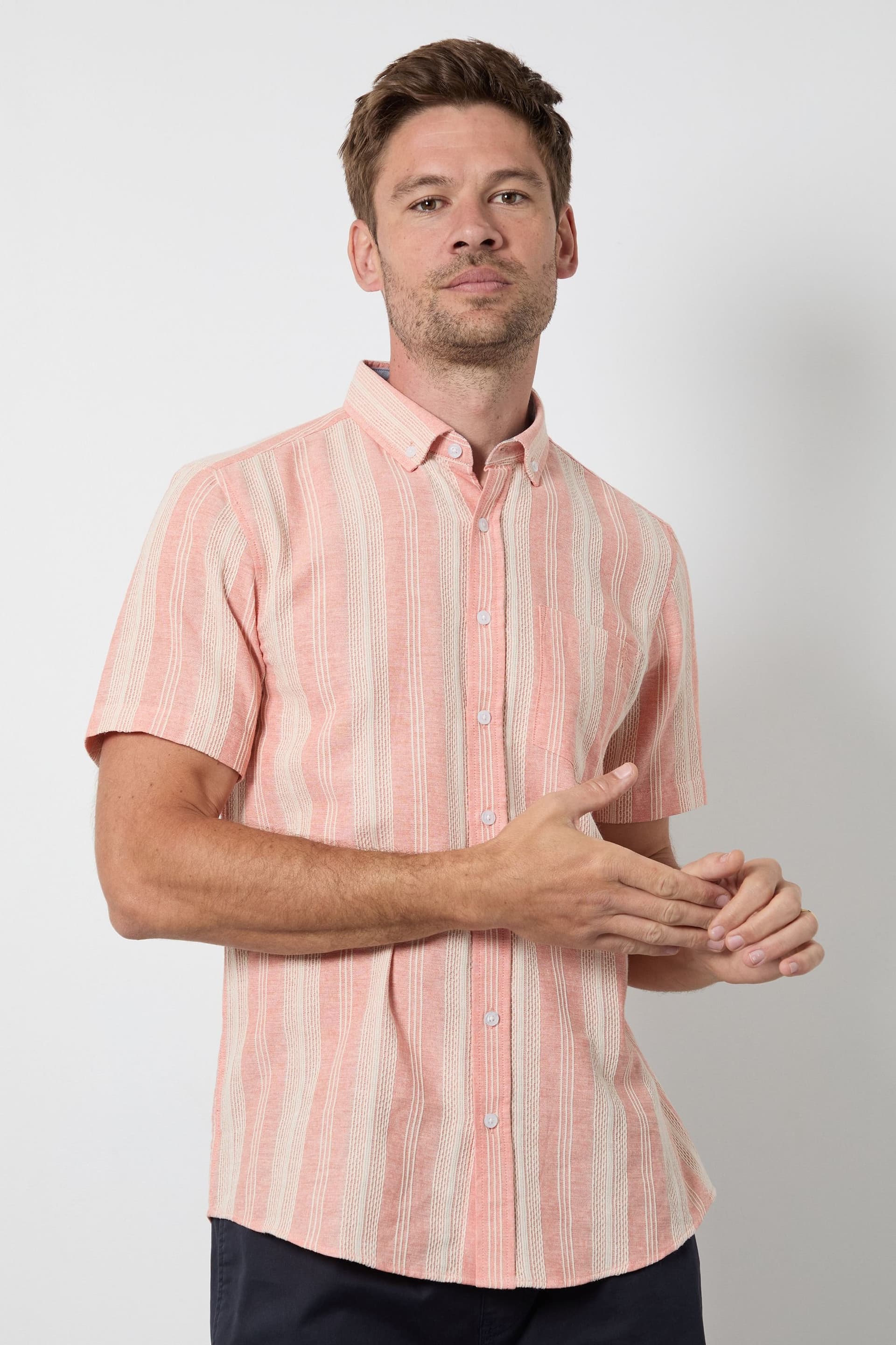 Maine Maine Men's Peach Textured Stripes Short Sleeve Button Down Shirt