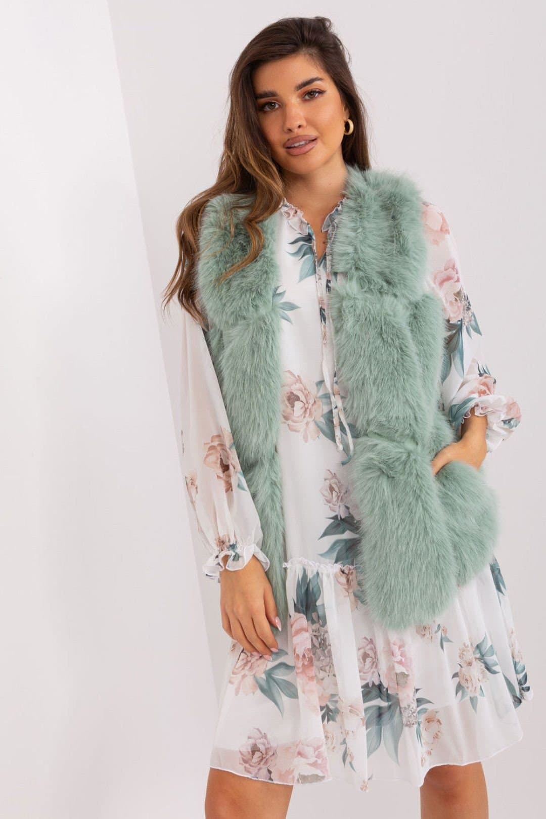 Love Lace Love Lace Women's Soft Polyester Fur Gilet Vest with Pockets Style 187532 in Green