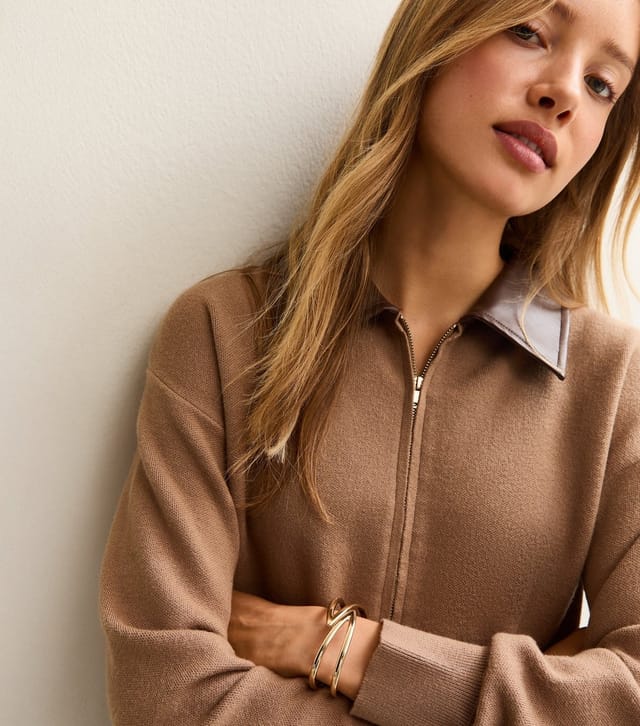 New Look Gold Tone Wrap Around Hinged Cuff Bracelet New Look - 2