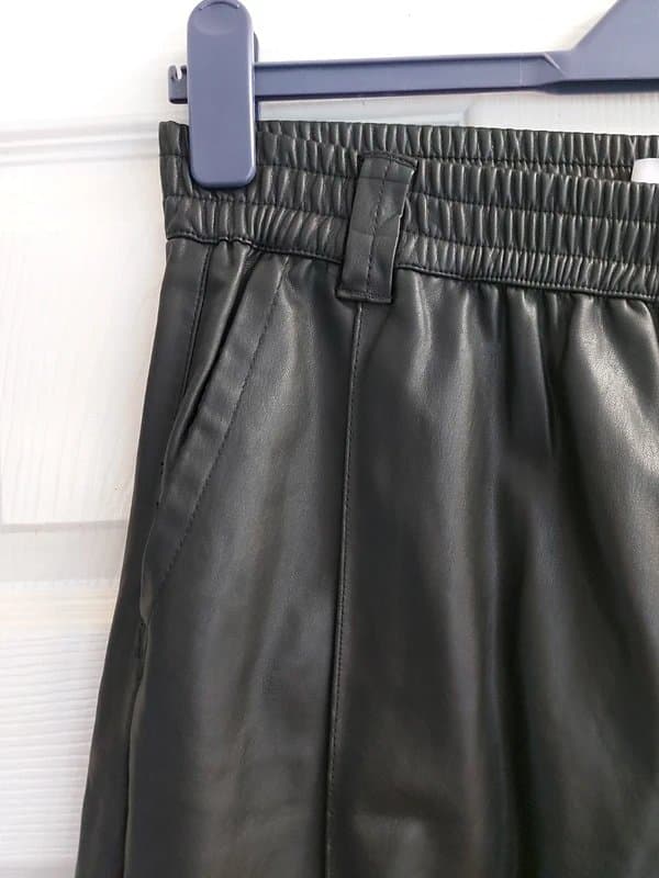 Bershka Bnwot bershka black faux leather cuffed elasticated waist trousers size xl