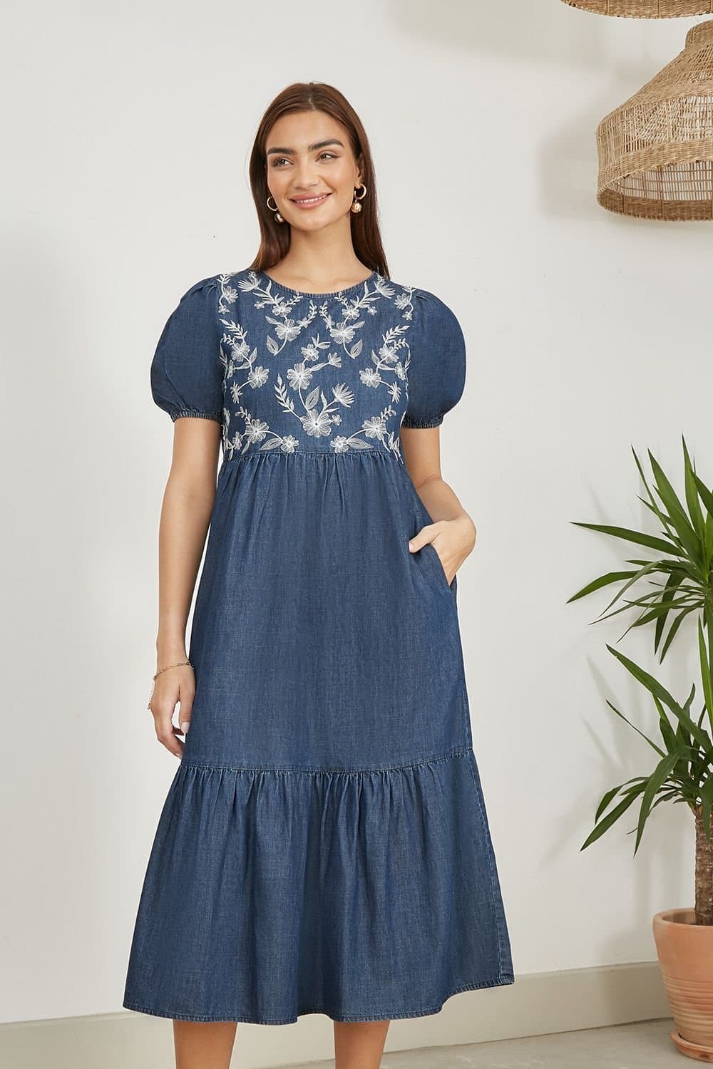 Yumi Yumi Women's Blue Chambray Denim Midi Dress With Embroidery & Puff Sleeves