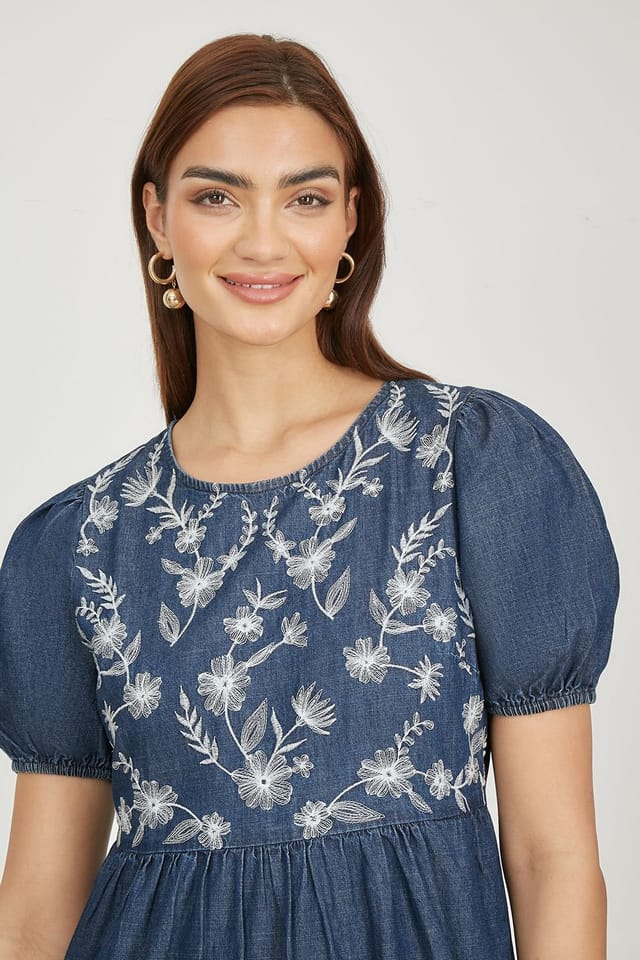 Yumi Yumi Women's Blue Chambray Denim Midi Dress With Embroidery & Puff Sleeves - 3