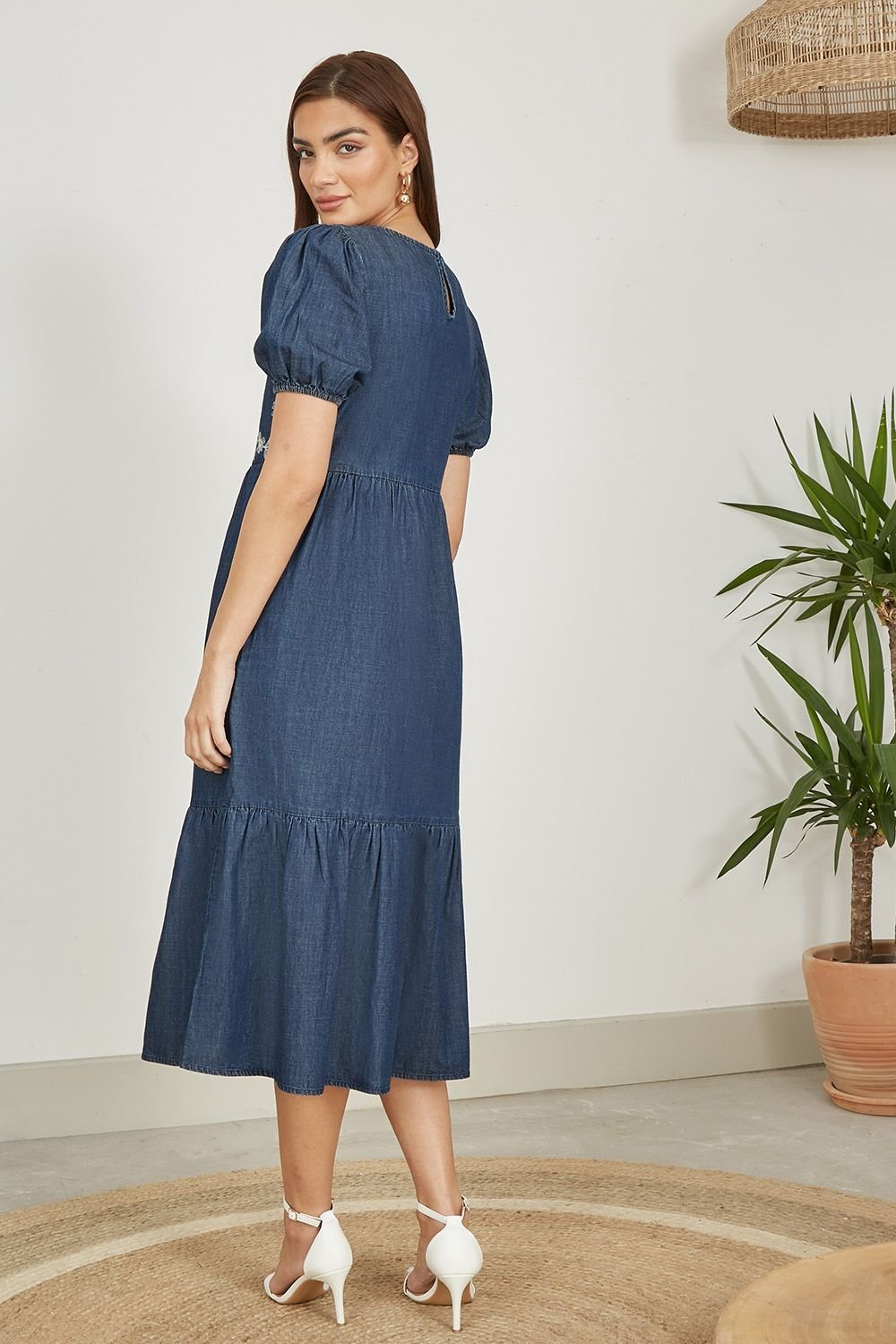 Yumi Yumi Women's Blue Chambray Denim Midi Dress With Embroidery & Puff Sleeves - 4
