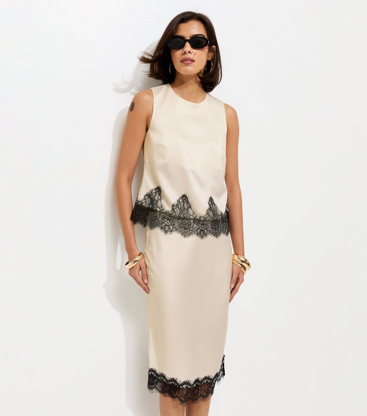 New Look Women's Cream Satin Lace Scalloped Hem Top New Look - 3