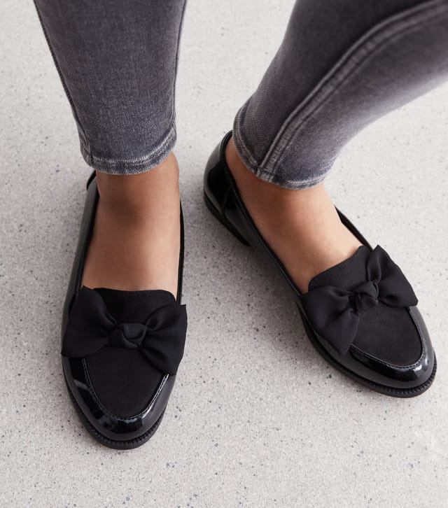 New Look Women's Black Patent Suedette Bow Loafers New Look - 2