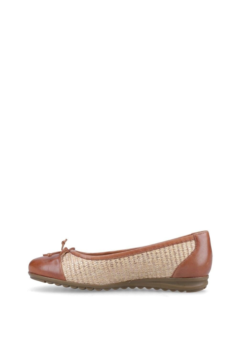 Hush Puppies Hush Puppies Women's Laurie Toe Cap Ballerina in Tan - 4