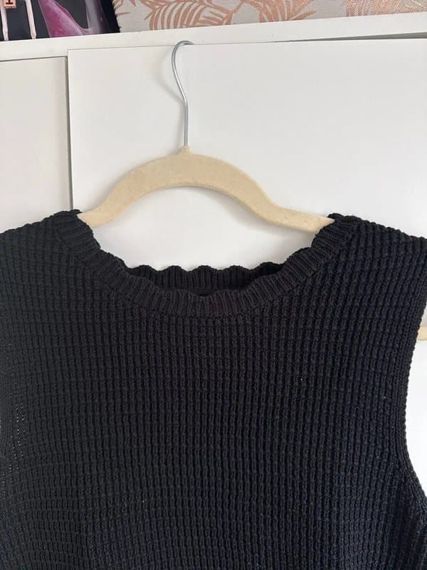 New Look Black knitted vest