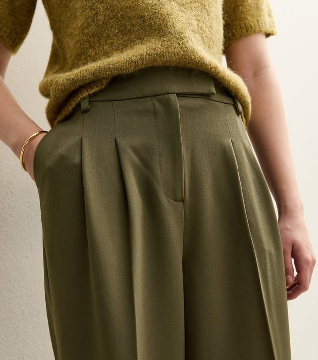 New Look Women's Khaki Pleated Front Wide Leg Trousers New Look - 2