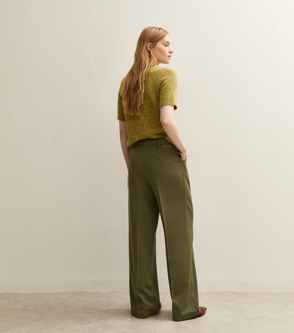 New Look Women's Khaki Pleated Front Wide Leg Trousers New Look - 4