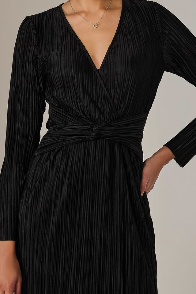 Jolie Moi Jolie Moi Women's Plisse Long Sleeve Midi Dress in Black - 3