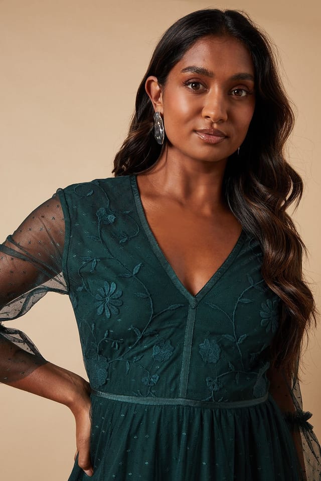 Oasis Oasis Women's Occasion Embroidered Mesh Tiered Midaxi Dress in Green - 3