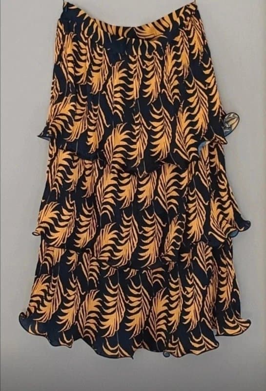 Never Fully Dressed Never Fully Dressed Goldie Leaf Print Pleat Ruffle Midi Skirt - size 14