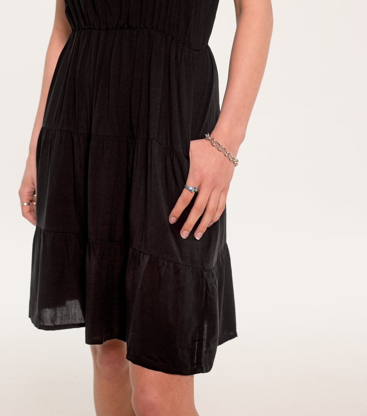 Sunshine Soul Women's Black Tiered Cami Midi Summer Dress Sunshine Soul New Look - 4