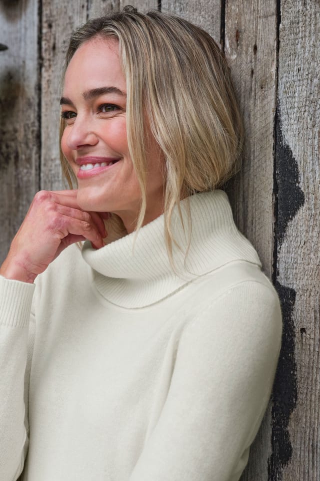 WoolOvers WoolOvers Women's Cashmere Merino Long Sleeve Cowl Neck Jumper in Cream - 2