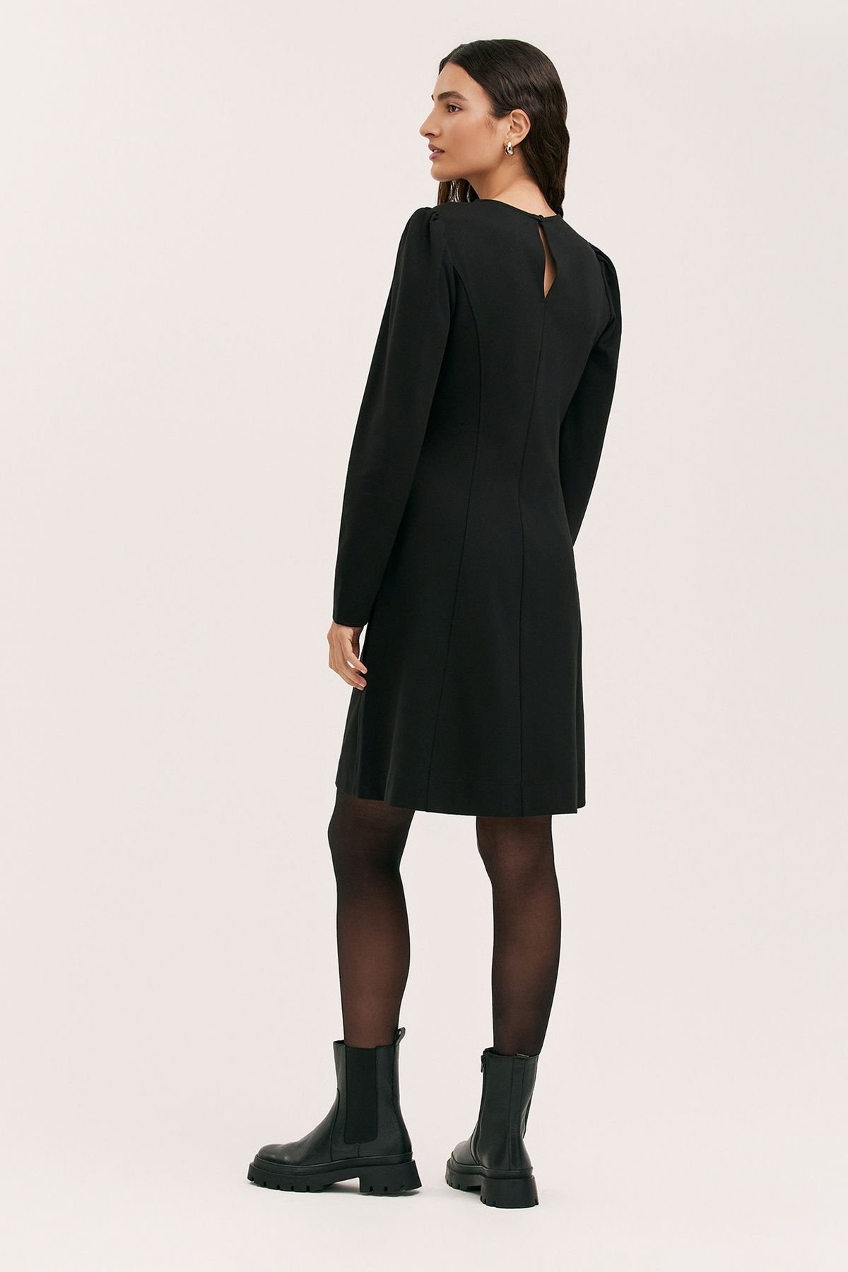 Finery London Finery London Women's Eva Ponte Jersey Dress in Black - 3