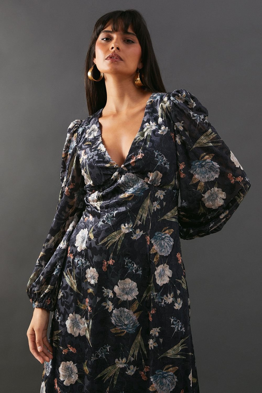 Warehouse Warehouse Women's Premium Printed Velvet V Neck Midi Tea Dress in Black - 4