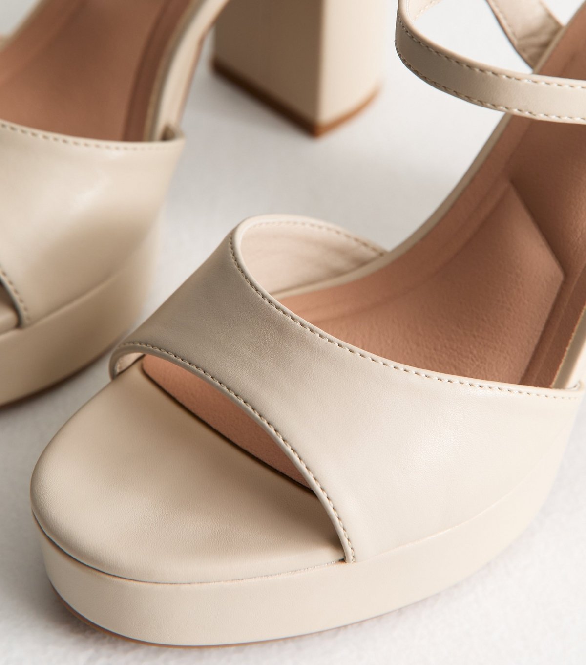 New Look Women's Off White Faux Leather Platform Sole Block Heel Sandals Vegan New Look - 3