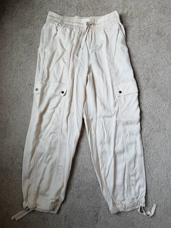 Athleta Athleta Cargo Jogger Pants - Women’s Medium Petite - Ivory/Cream Lyocell