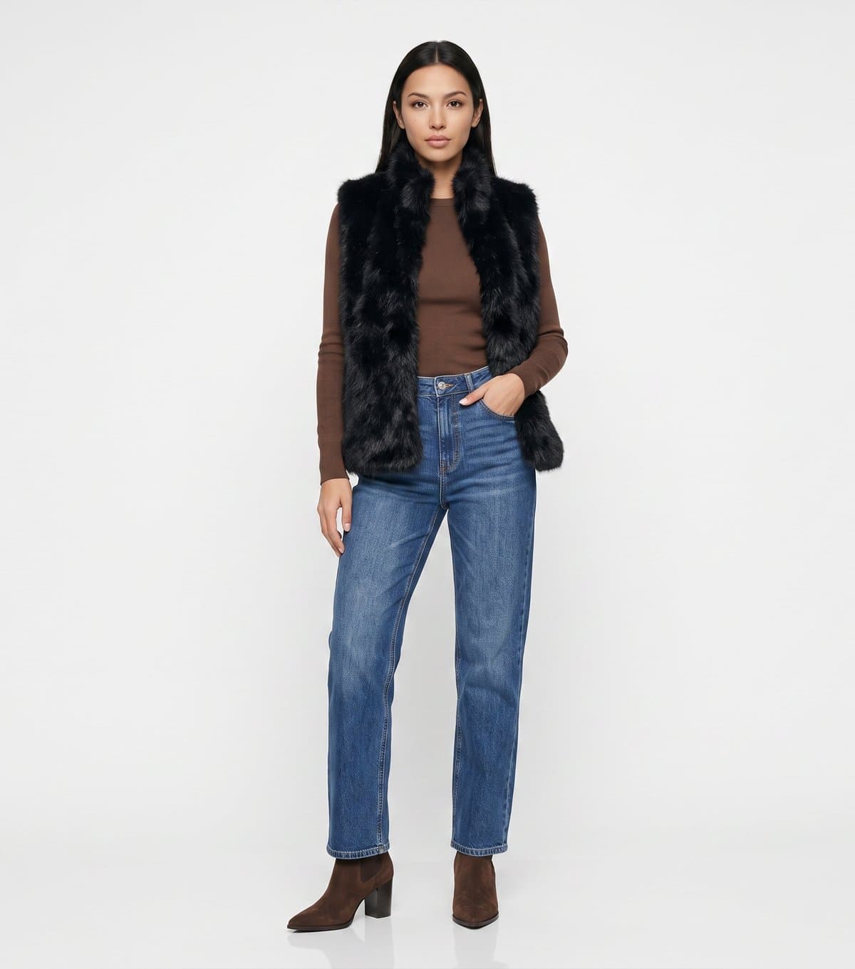 Gini London Women's Black Faux Fur Boxy Fit Gilet Gini London New Look