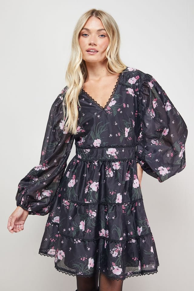 Oasis Oasis Women's Printed Trim Detail V Neck Tiered Mini Dress in Floral - 2