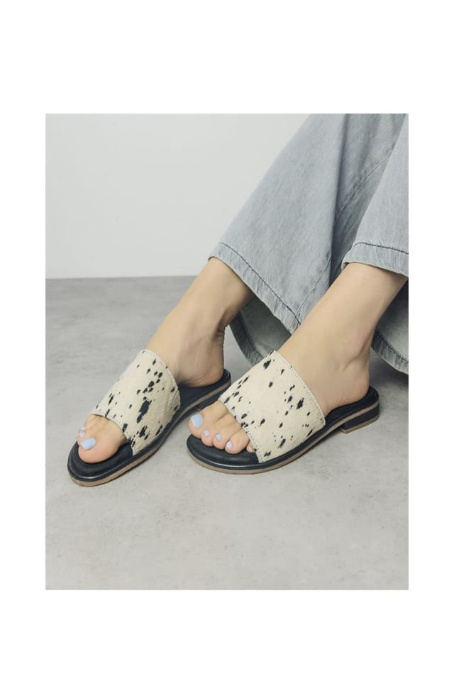 Moda In Pelle Moda In Pelle Women's 'Jarro' Pony Hair Sandals - 2