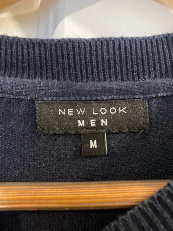 New Look Men’s navy fine knit cotton jumper