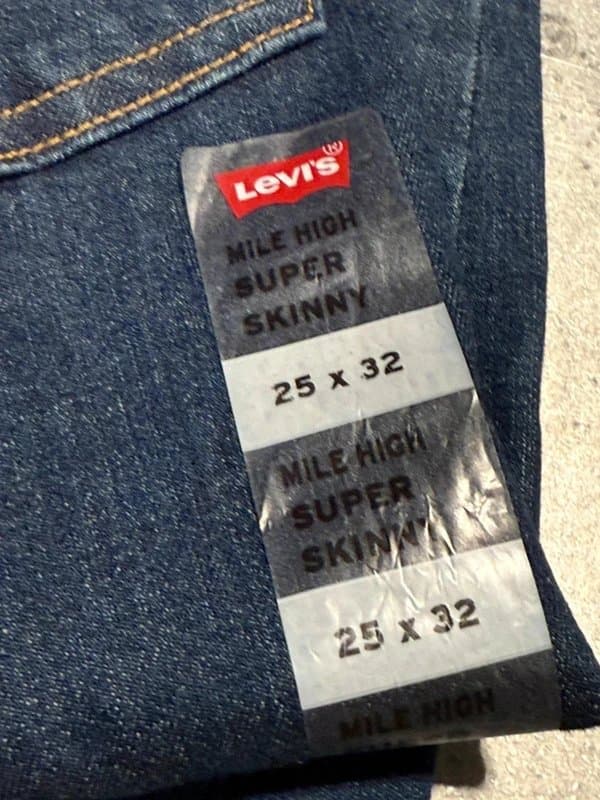 Levis Levi’s Skinny Jeans Skinny BNWT Mile High Super Skinny Jeans W 25/ L 32 UK 2