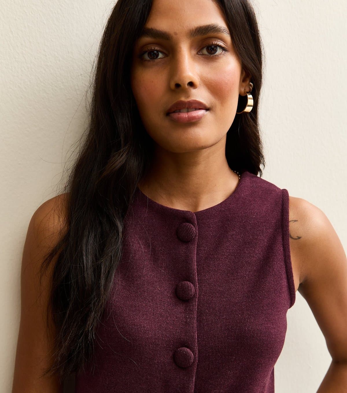 New Look Women's Burgundy Soft Touch Compact Knit Split Front Waistcoat New Look