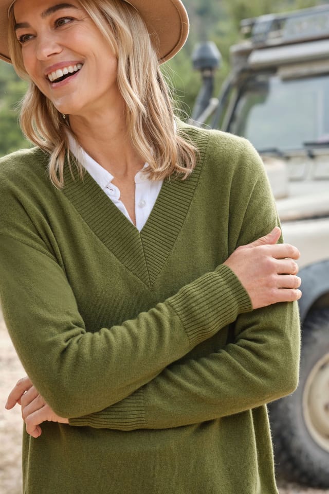 WoolOvers WoolOvers Women's Cashmere & Merino Deep V Neck Tunic in Green - 2