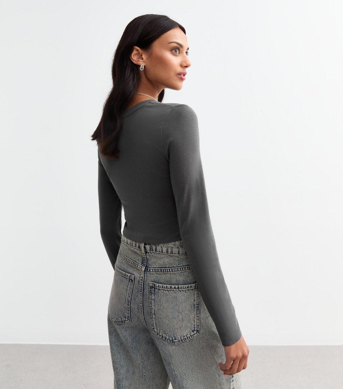 New Look Women's Grey Long Sleeve Cropped T-Shirt New Look - 4