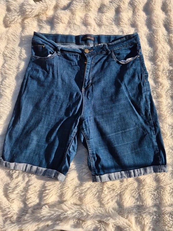 Denim Essentials Denim essentials shorts size 18