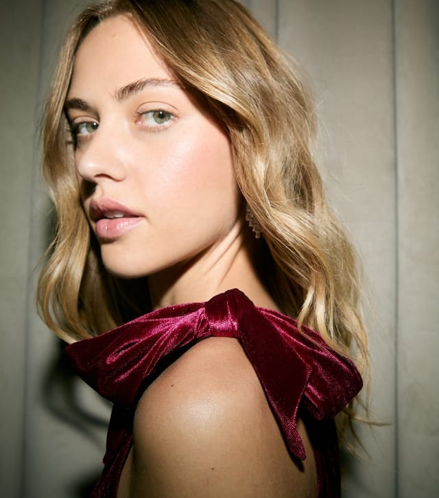 New Look Women's Burgundy Velvet Bow Shoulder Midi Dress New Look - 2