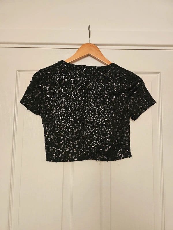 Forever 21 Y2K Black Sequin Crop Top – Party / Clubbing – Size S (6–8) - 1