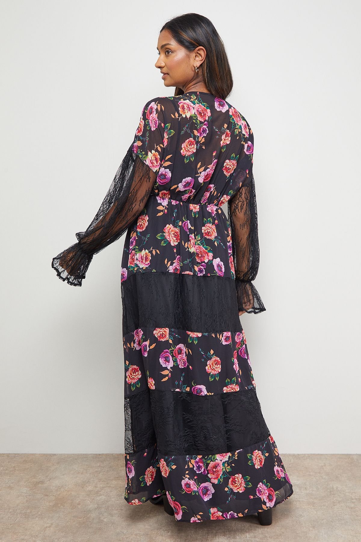 Oasis Oasis Women's Printed Lace Panel Detail V Neck Midaxi Dress in Floral - 3