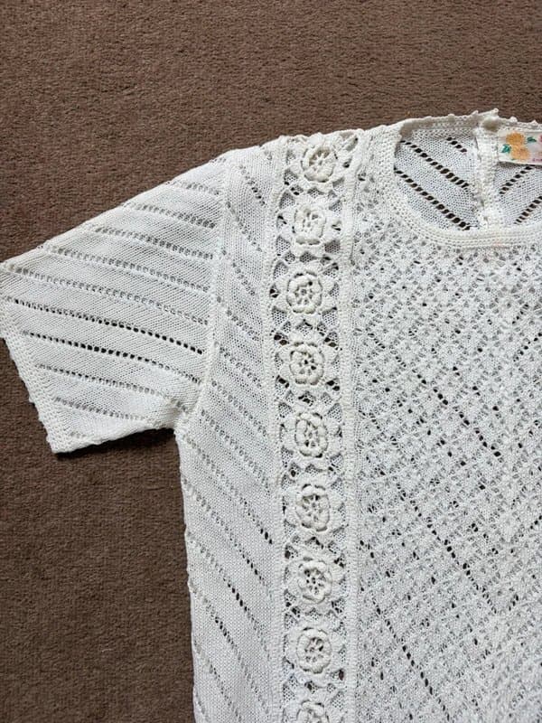 Vintage Dressing Old y2k gramma core crochet button back top size small