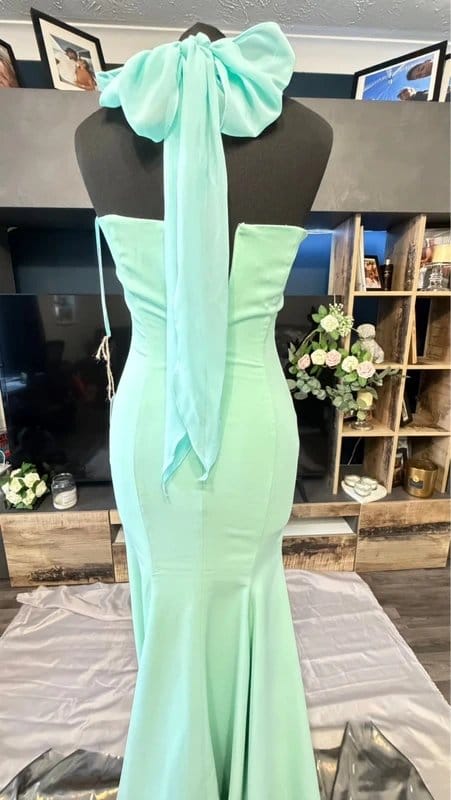 Nova NWT Mint green fishtail illusion cut out halter neck prom/ball dress size 8 - 1