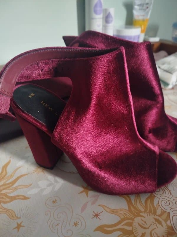 New Look Burgundy heels size 5 and clutch