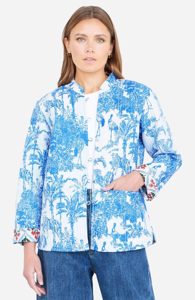 Yumi Yumi Women's Blue Palm Reversible Cotton Quilted Jacket in Bright Blue - 2