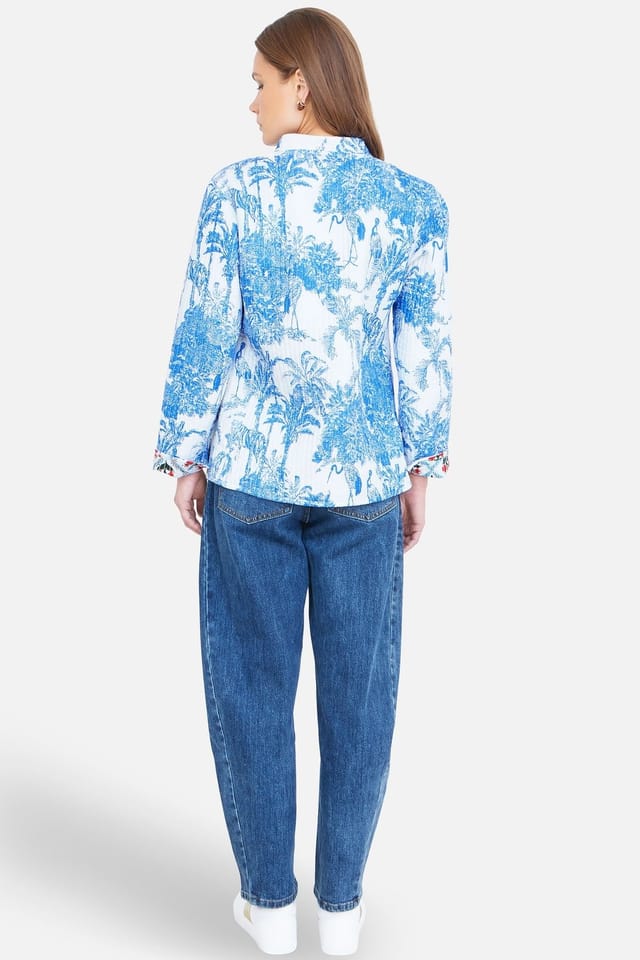 Yumi Yumi Women's Blue Palm Reversible Cotton Quilted Jacket in Bright Blue - 3