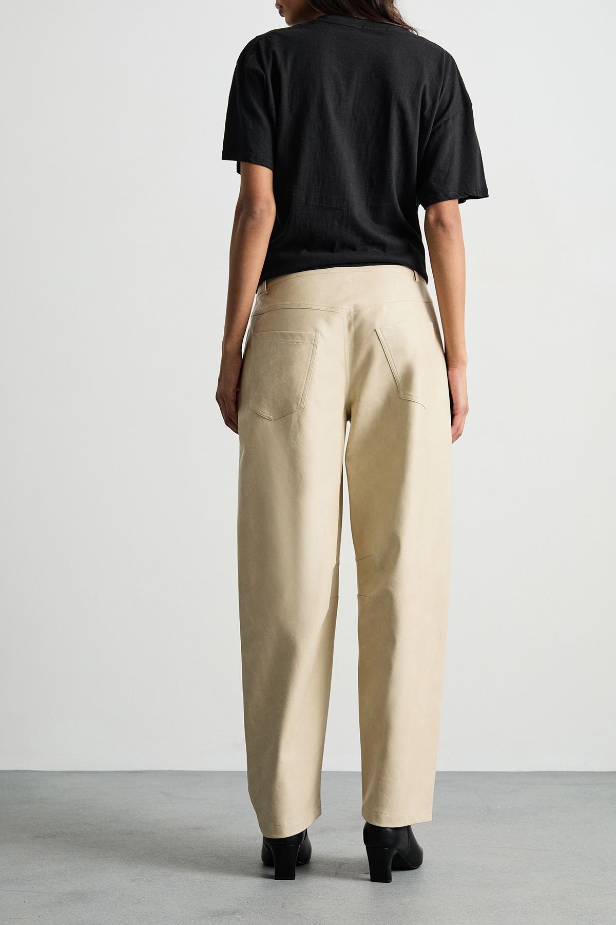 Warehouse Warehouse Women's Barrel Leg Faux Leather Trouser in Cream - 4