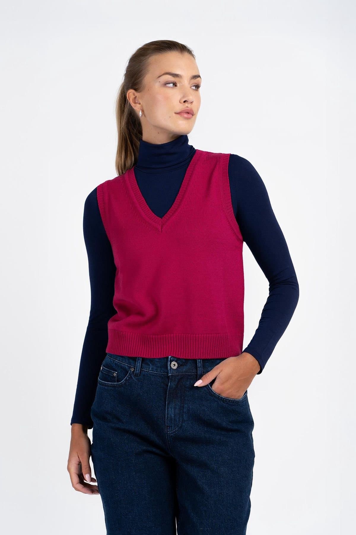 Kettlewell Kettlewell Women's Marnie Tank Top in Fuchsia