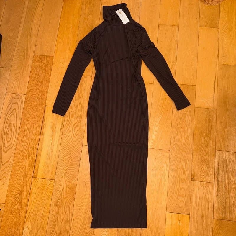 I Saw it First I saw it first Chocolate Brown Ribbed High Neck Mini Dress