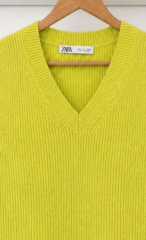Zara Lovely Women’s Zara Lime Green V Neck Ribbed Knit Sweater Vest Top Waistcoat size L 16-18
