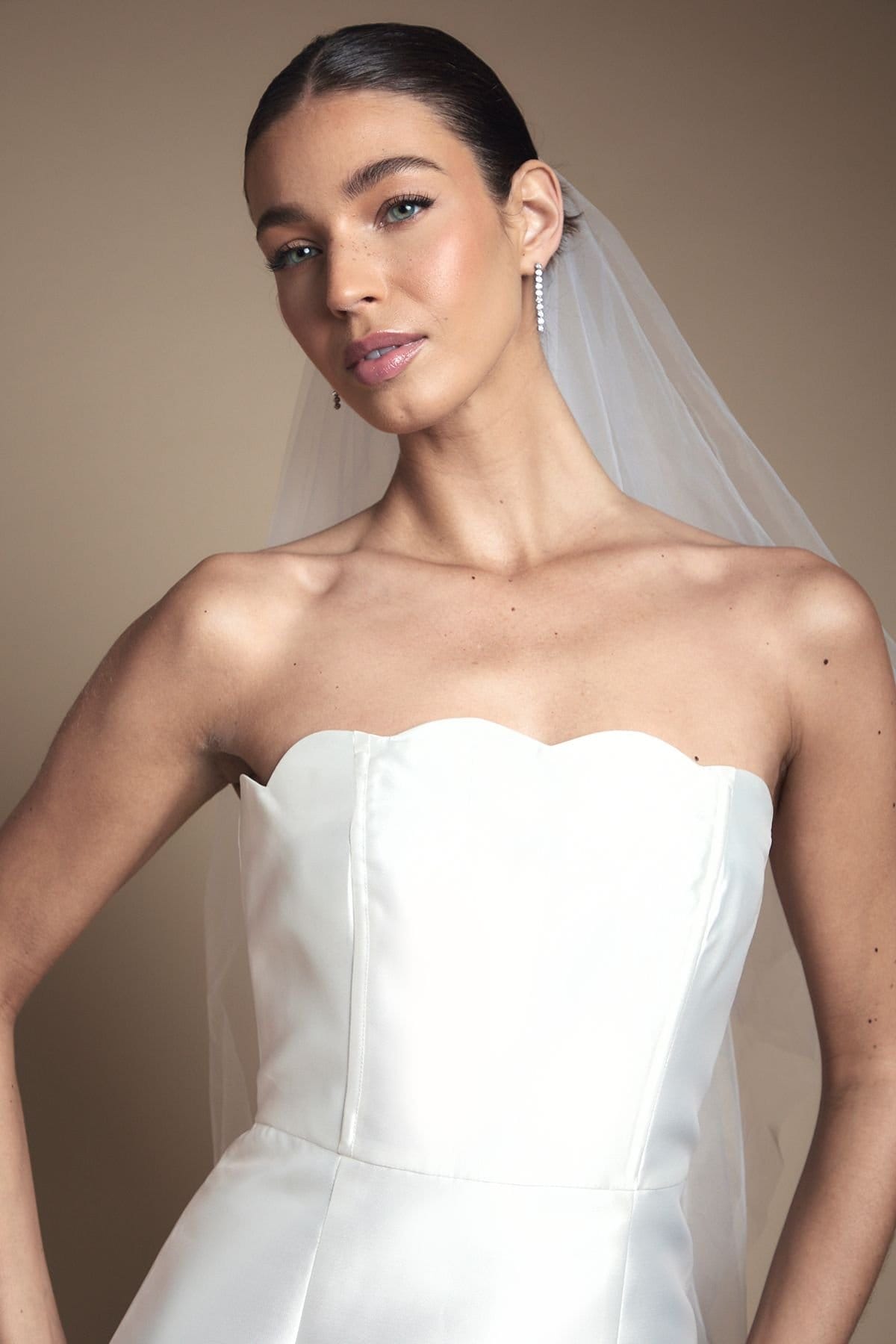 Coast Coast Women's Scallop Detail Twill Column Wedding Dress in Ivory - 4