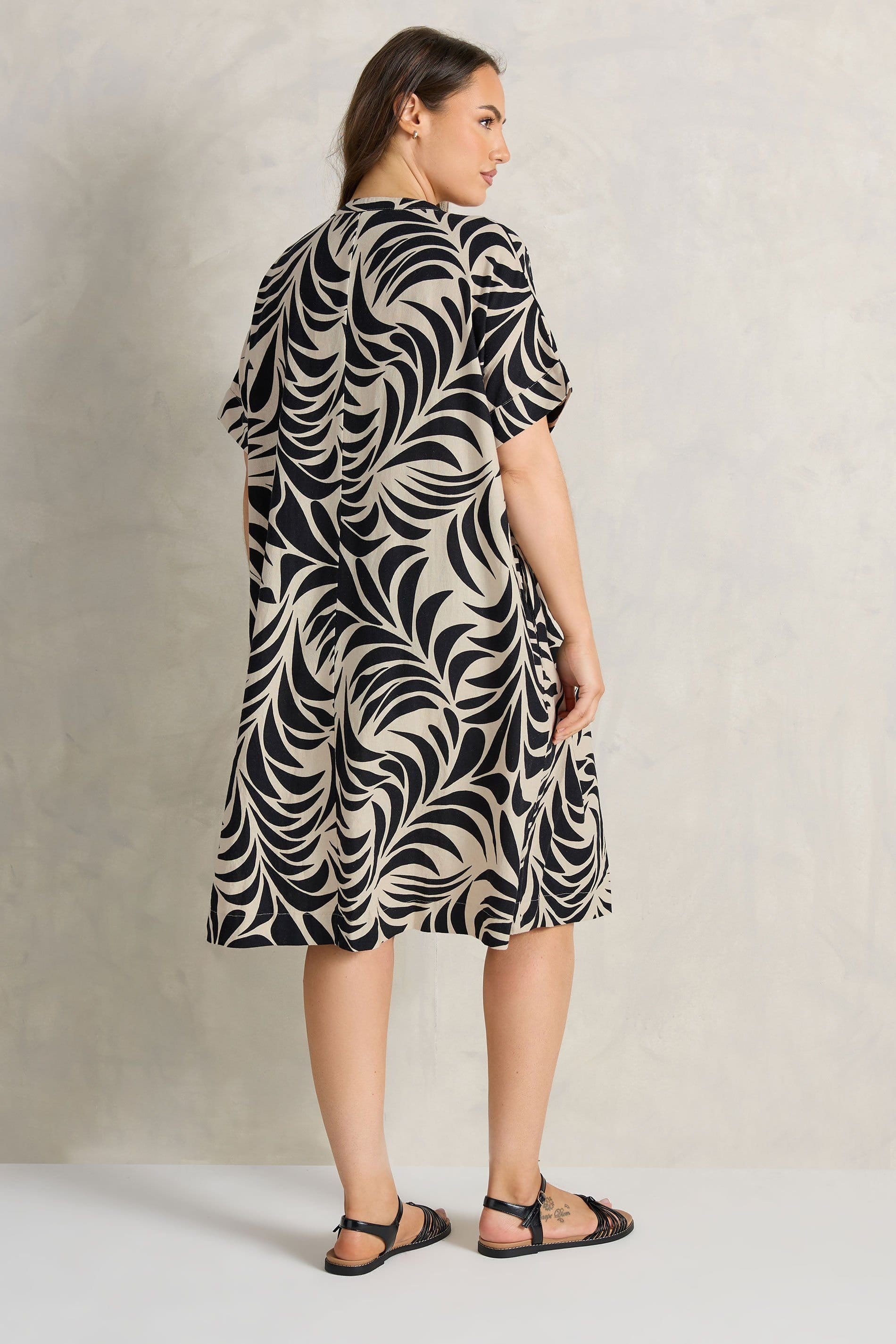Evans Evans Women's Premium Linen Printed Shift Dress in Cream - 4