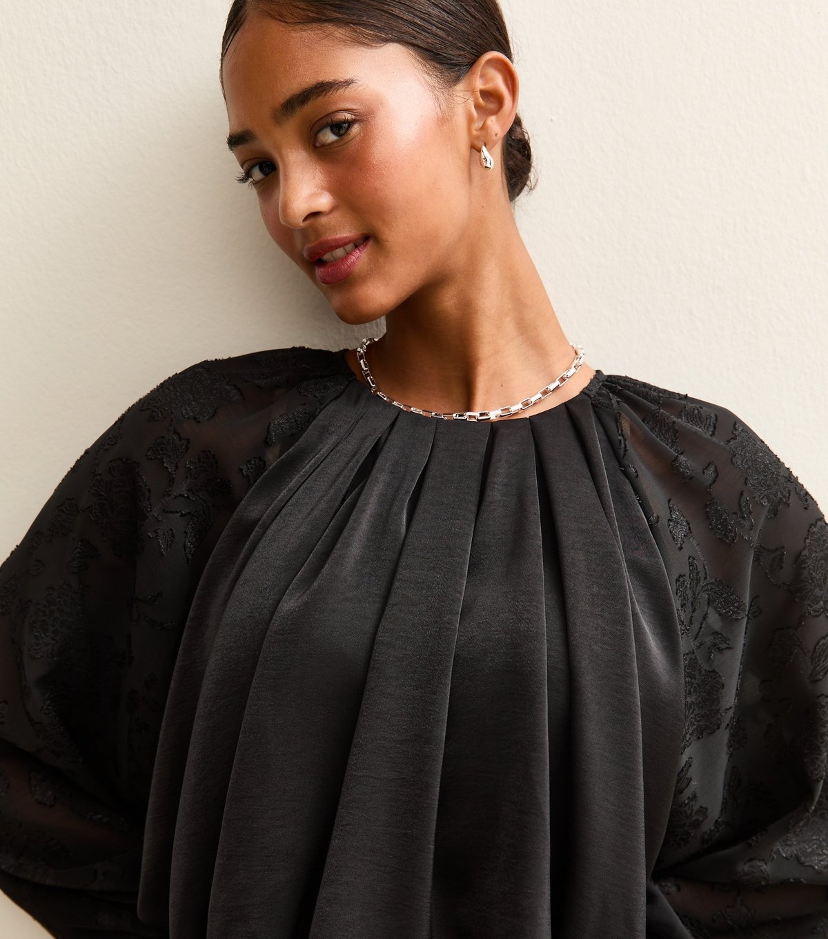 New Look Women's Black Bubble Hem Devore Sleeve Satin Blouse New Look - 2