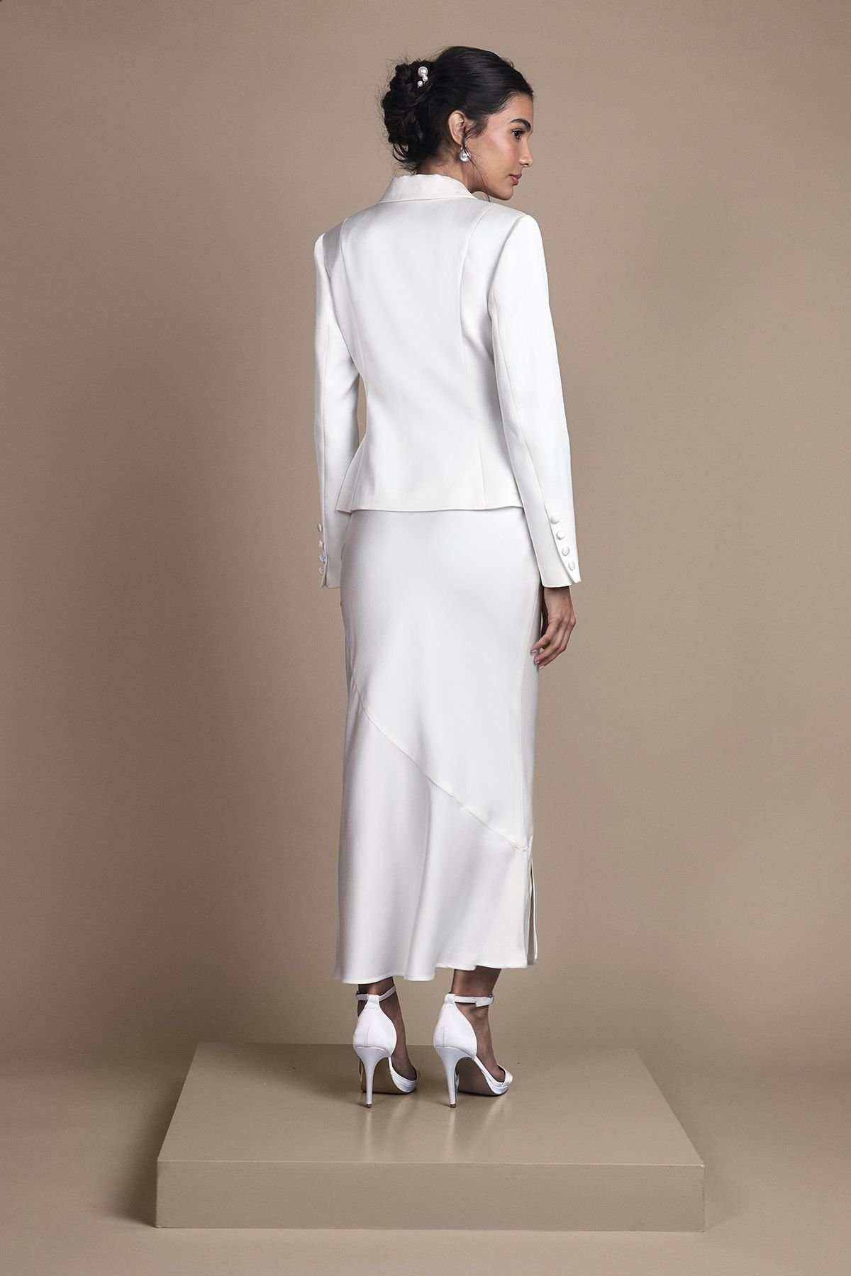 Coast Coast Women's Bridal Satin Detail Fitted Skirt in Ivory - 3