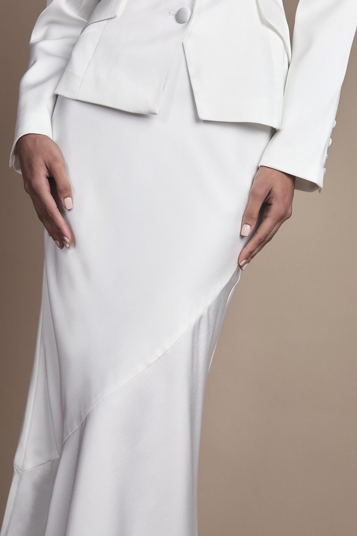 Coast Coast Women's Bridal Satin Detail Fitted Skirt in Ivory - 4