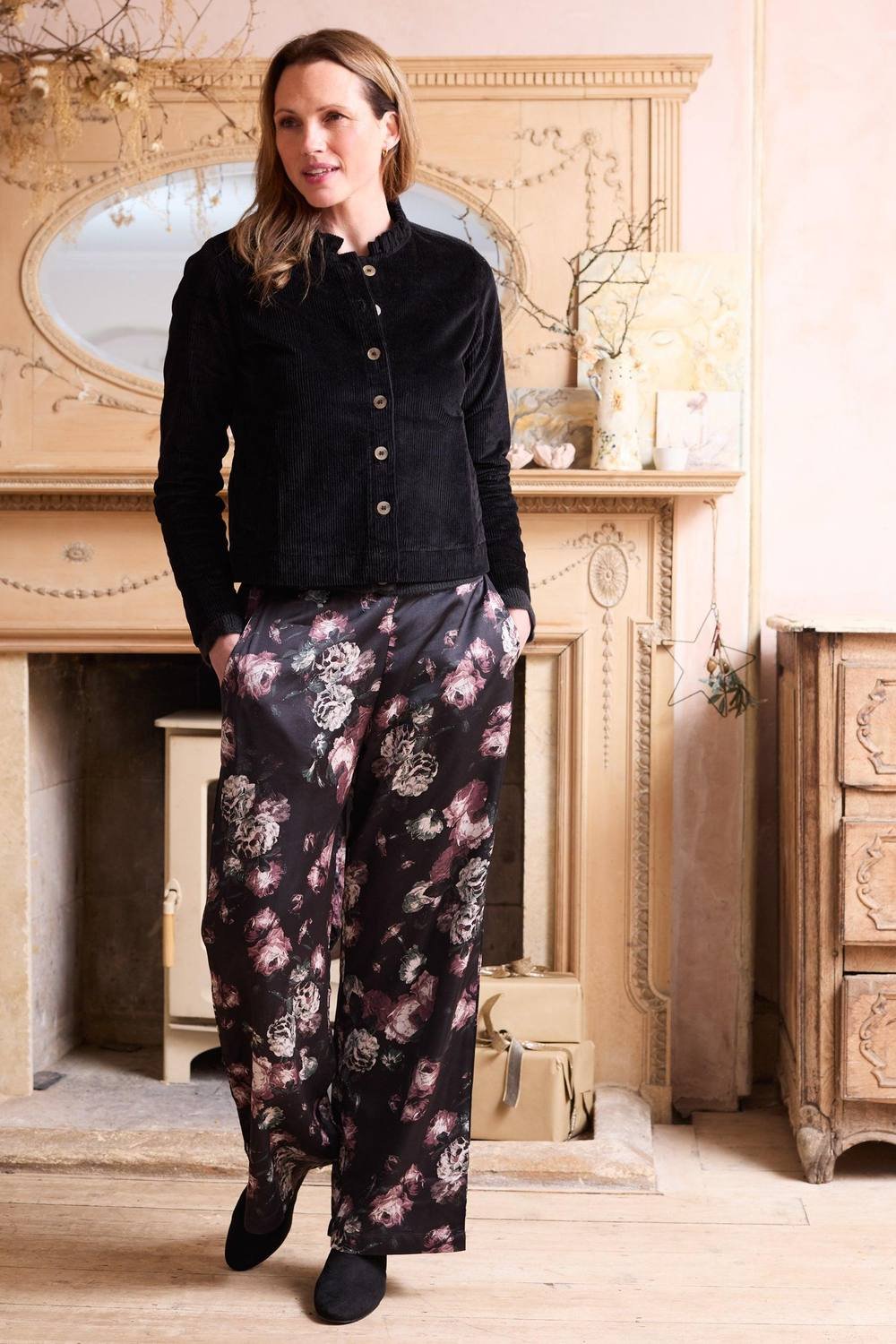 Lily & Me Lily & Me Women's Grace Printed Woven Viscose Satin Wide leg Trousers in Black - 2