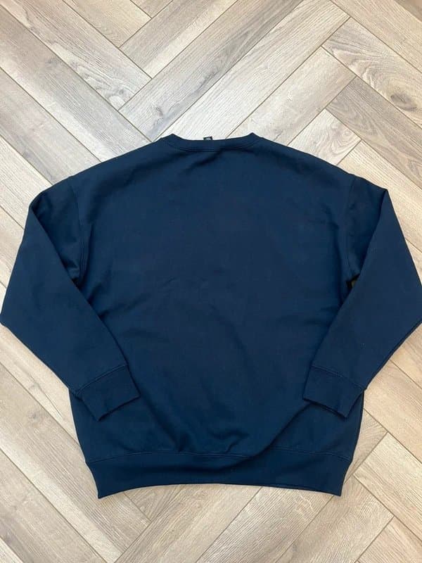New Look Women’s navy new look crewneck  size small